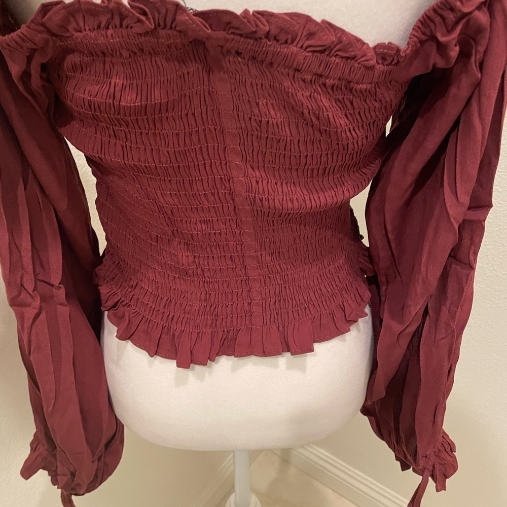 NWT Olivaceous Women’s Red / Burgundy Crop Top Off Shoulder Size L - Picture 3 of 8